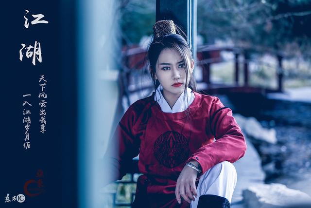 小说开局全家被傻柱欺负,小说家族陷入困境