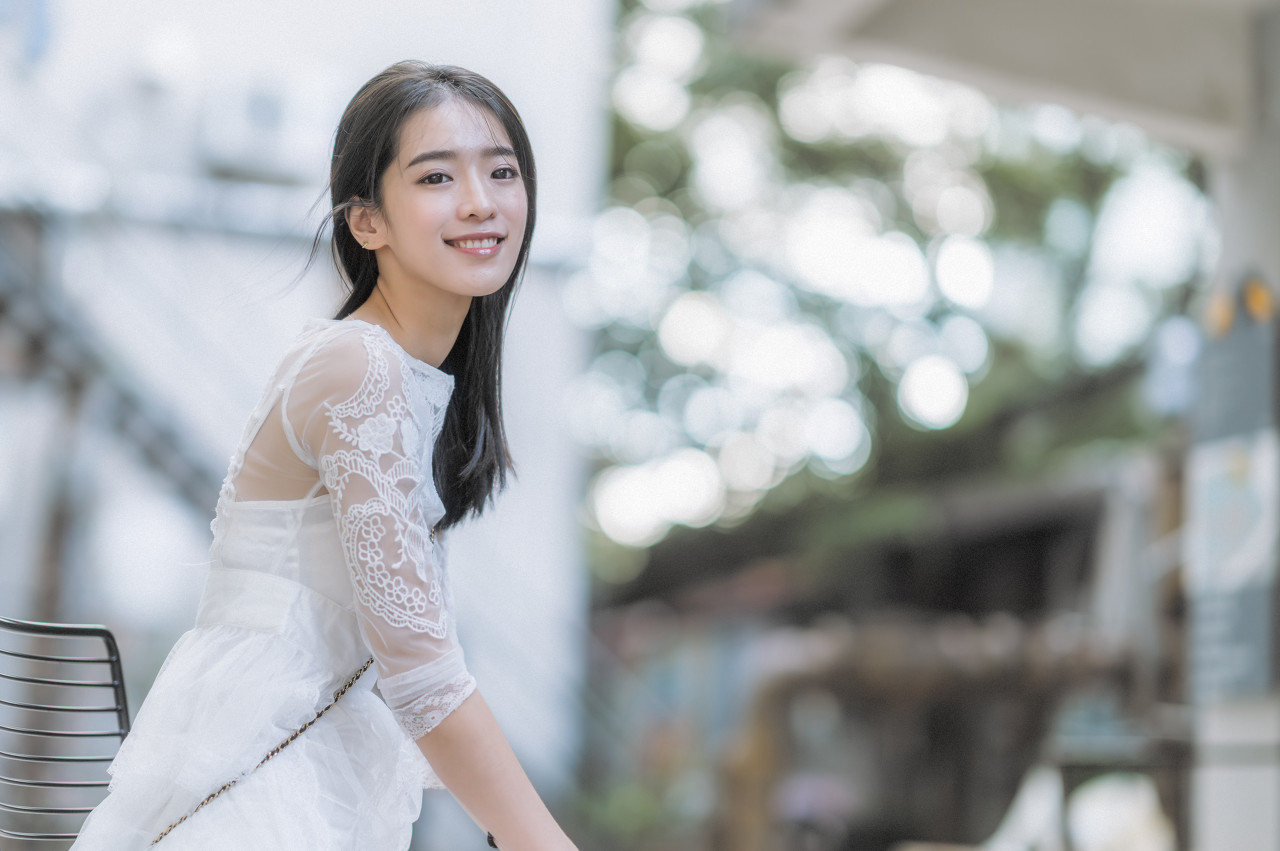 小说：她一举手一投足都是蛊惑，禁欲总裁收她做秘书，受尽了折磨