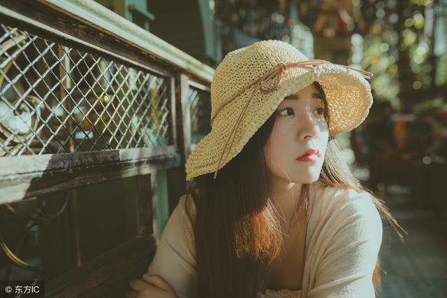 小说:女主一眼识破白莲花继妹的阴谋,一番话怼得她哑口无言