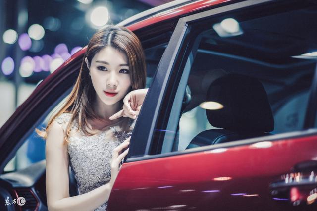 小说：他是普通穷小子，追求校花被她嫌弃，真实身份却是集团总裁