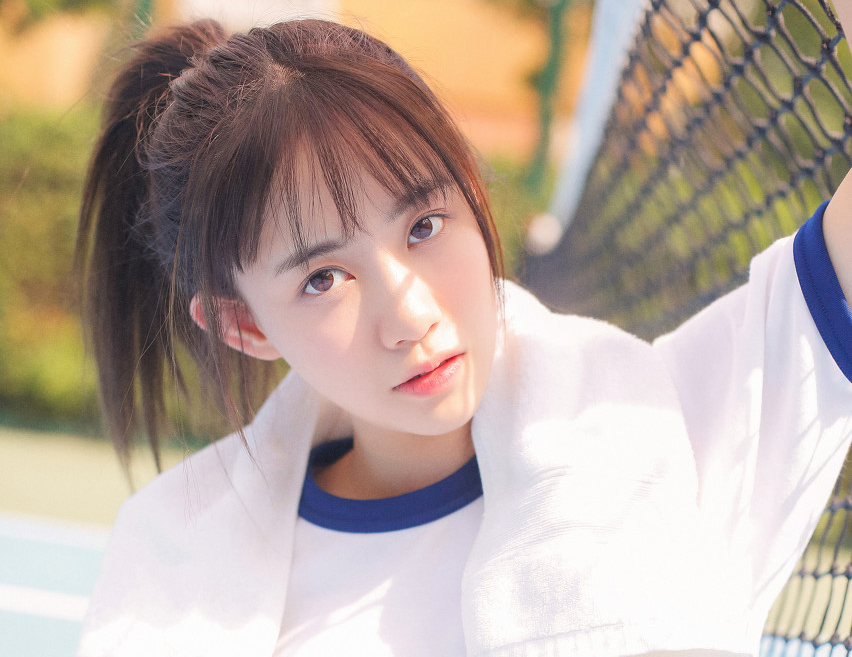 小说：货被她卷跑了，单位没人，美女找到她家，在外面蹲点逮她