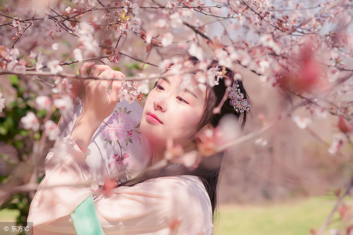 小说：他不顾太后劝阻，去将军府却发现皇后，还误会了皇后