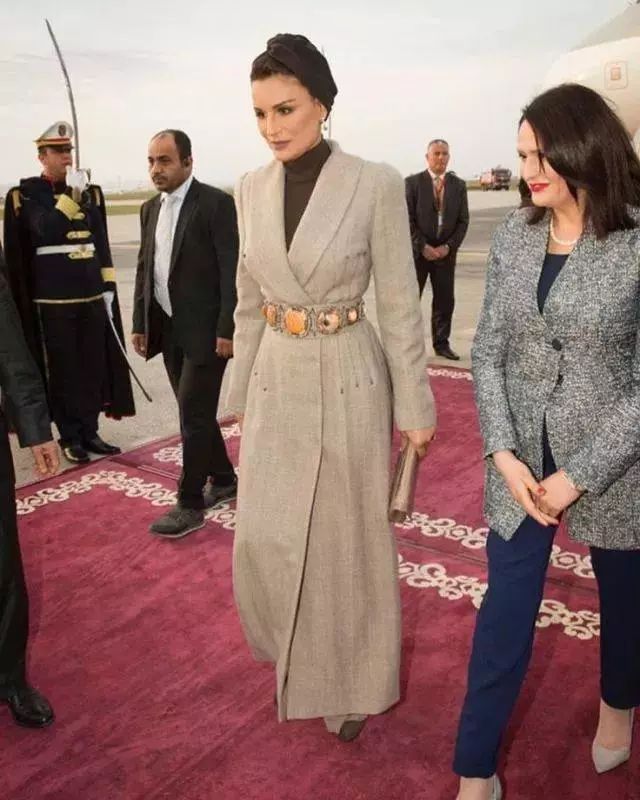 卡塔尔王太后气场,卡塔尔王太后英国女王