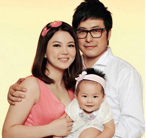 炫富一姐李湘：早餐花7000元，富养女儿惹争议，被王岳伦戴绿帽