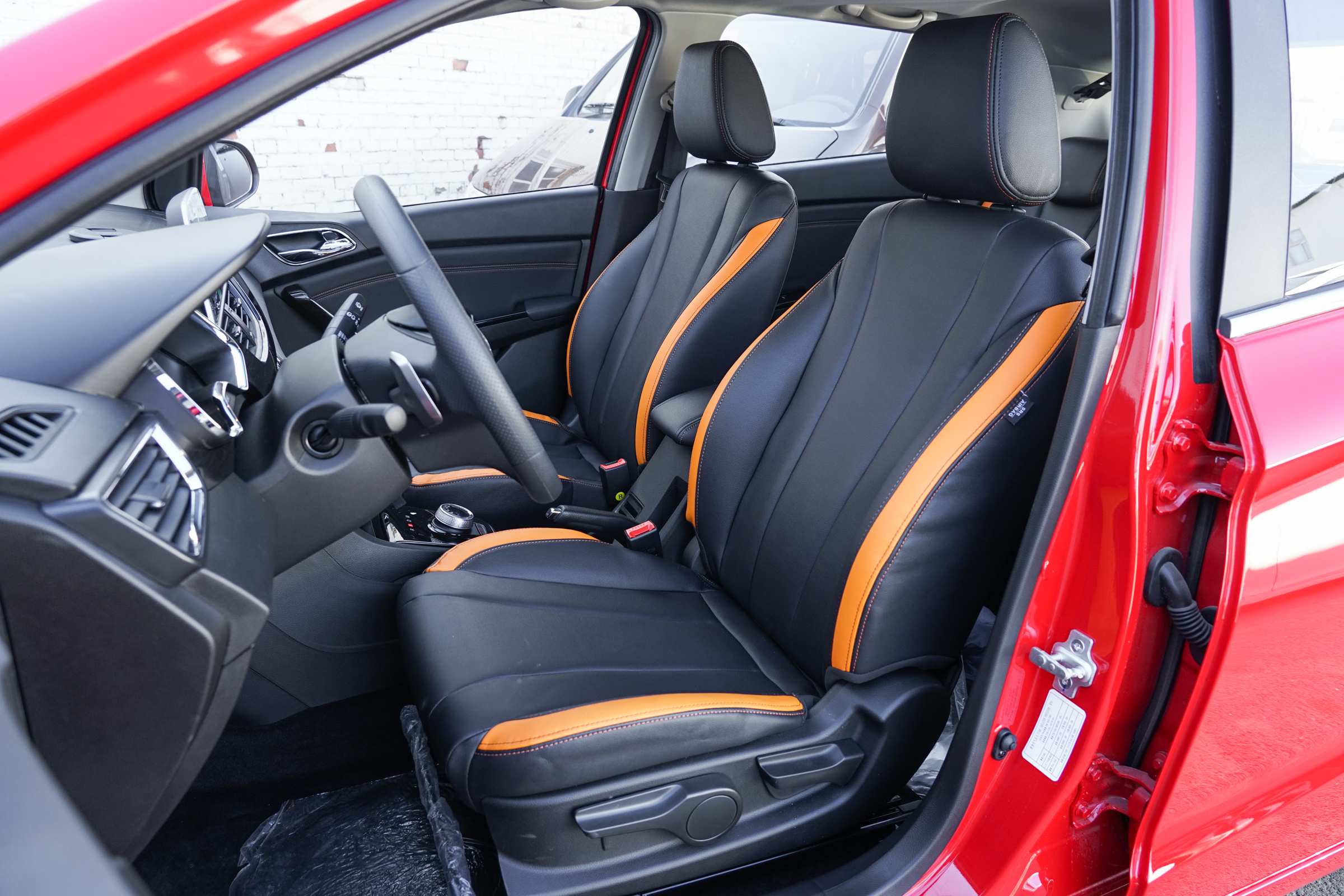 宝骏310与宝骏310w哪个性价比更高,宝骏310能跑多少万公里