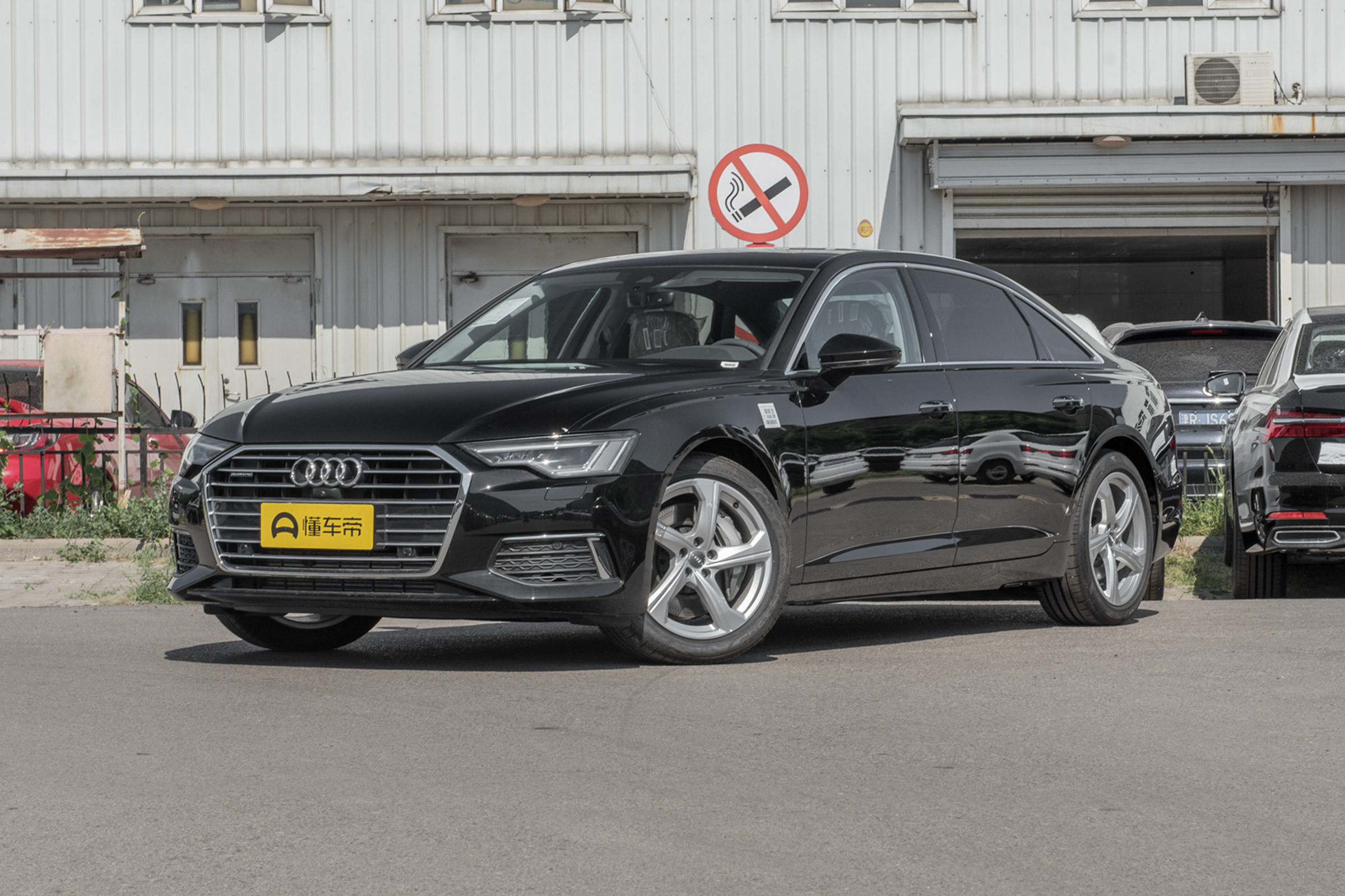 奥迪a6l倒车影像模糊解决方法,奥迪a6l倒车影像抖动是什么原因