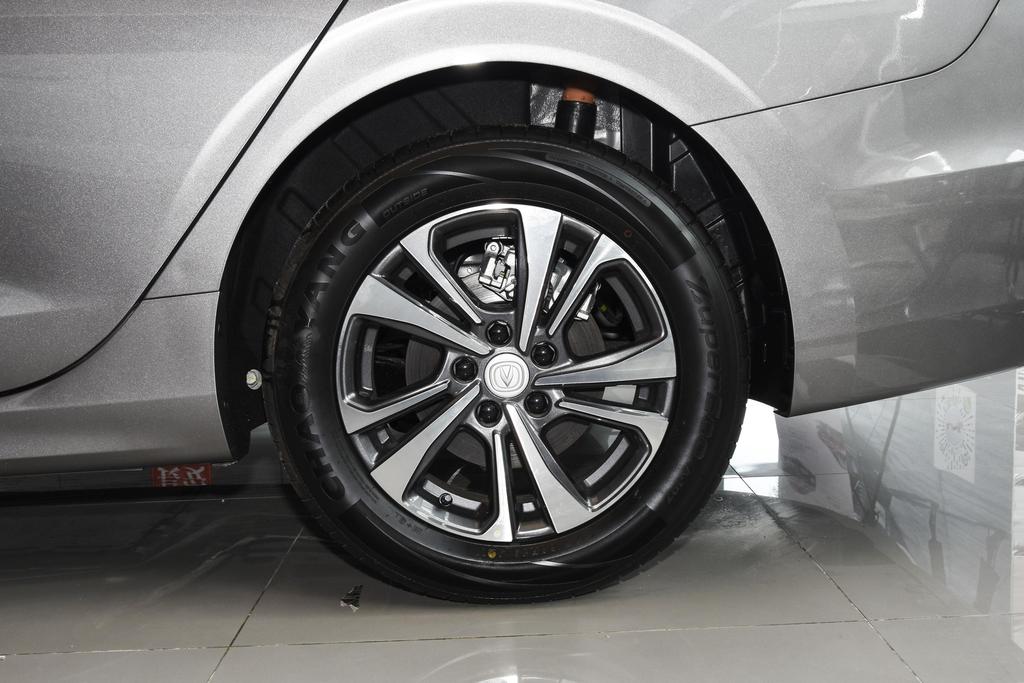 逸动高能版自适应巡航,逸动高能版内饰功能