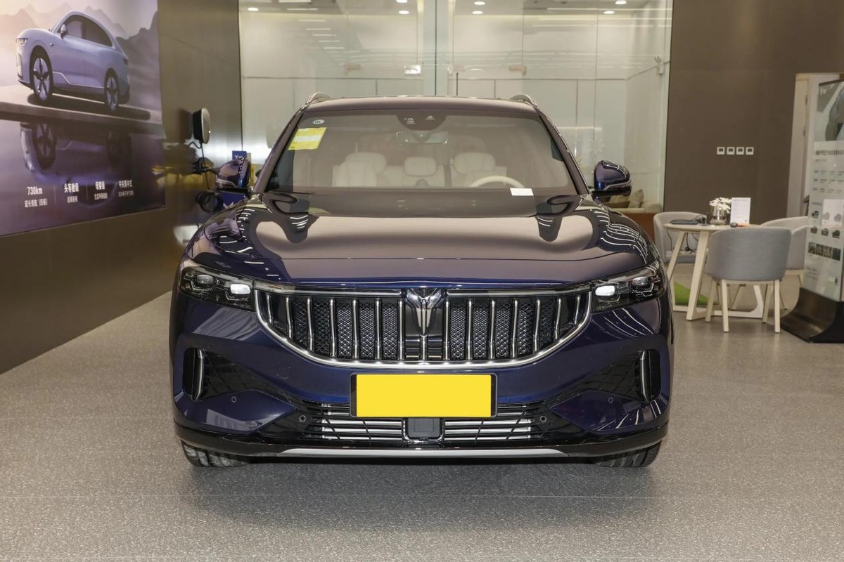 5座m7与新岚图哪个更好,岚图free增程版2022款六座后排