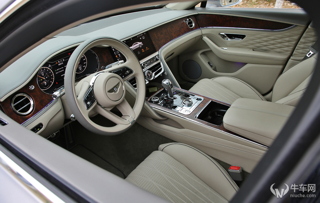 宾利飞驰phev傲世版,宾利飞驰phevhybrid