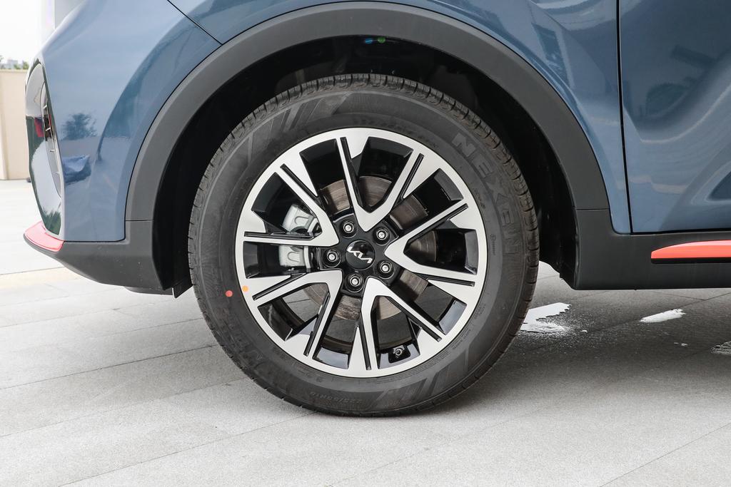 起亚智跑新老款对比测评,新老款起亚智跑对比