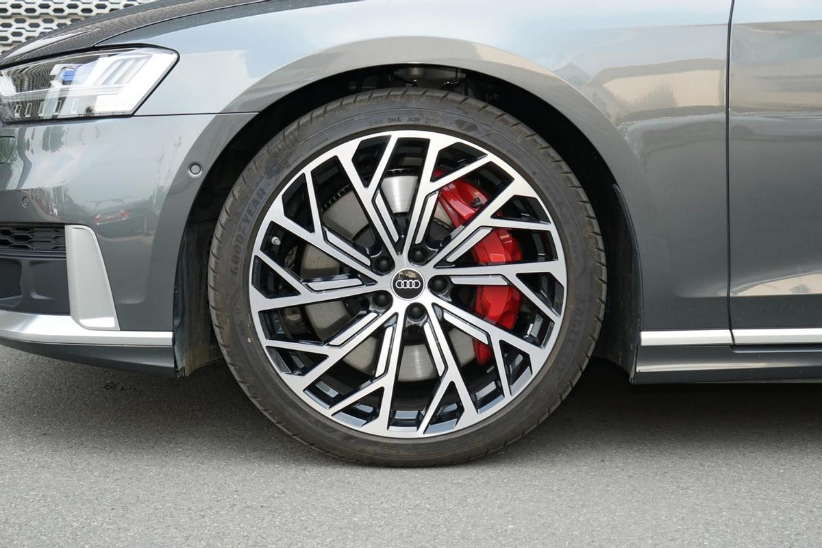 车长超5米配2.0t,车长五米配v6发动机