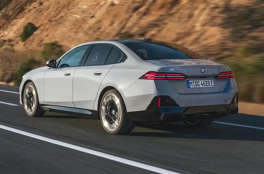 e60宝马5系有什么颜色,e60宝马5系光感