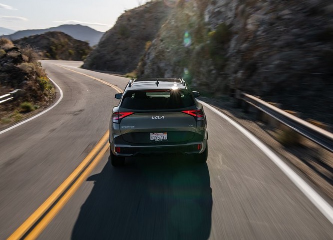 起亚狮跑拓界,起亚狮铂拓界高速飘吗