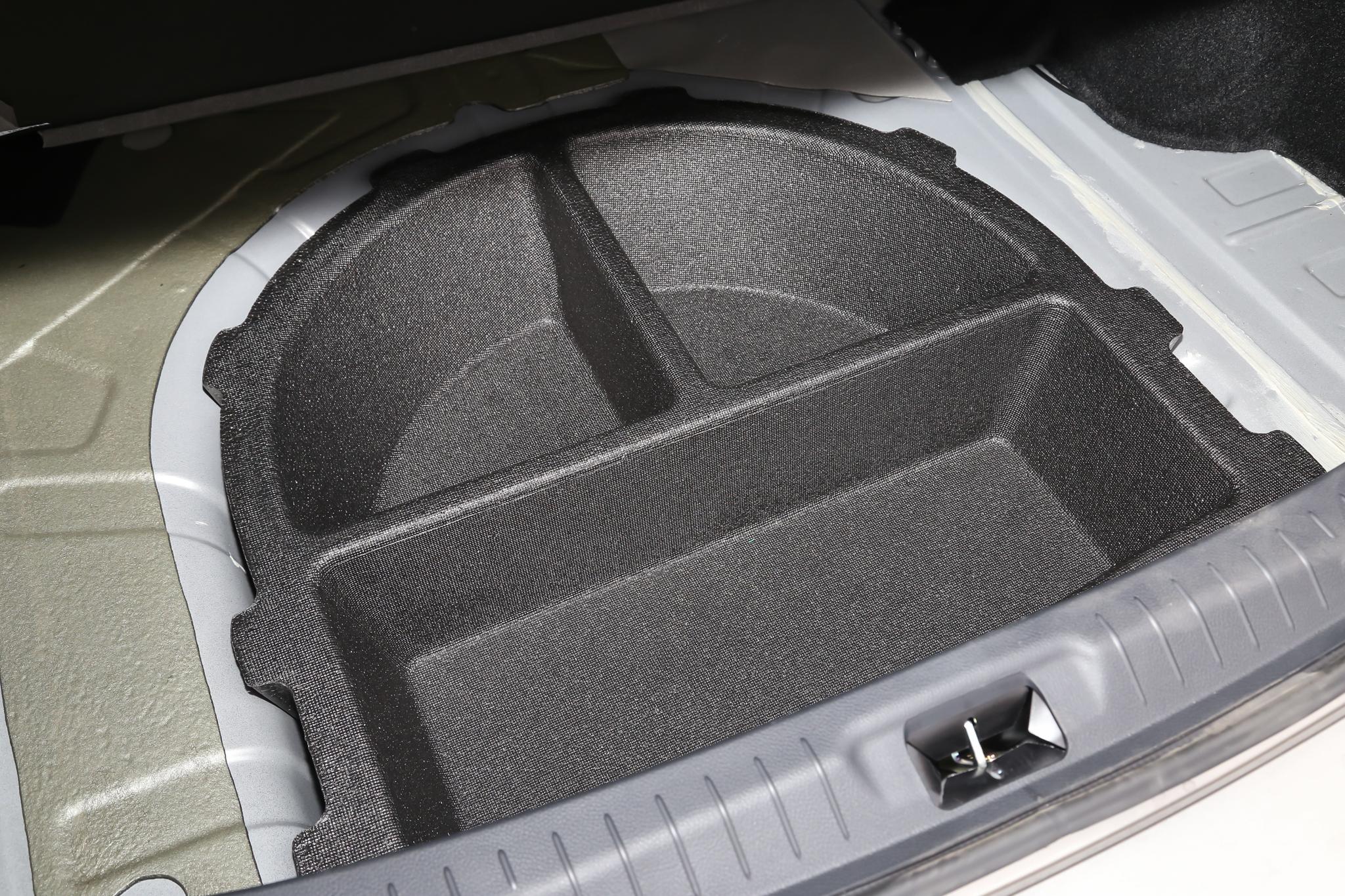 复刻版的大众三厢家轿，更便宜更漂亮，油耗6.4L，带你看景逸S50