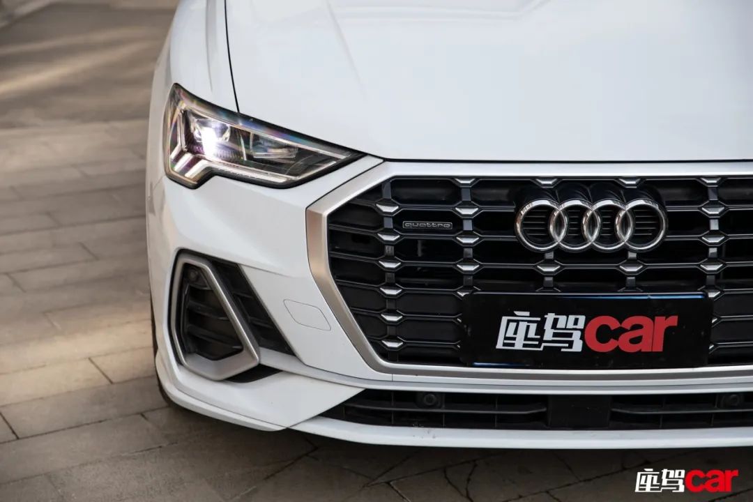 奥迪q31.4t和2.0t哪款好,奥迪q32022款40tfsi时尚动感型
