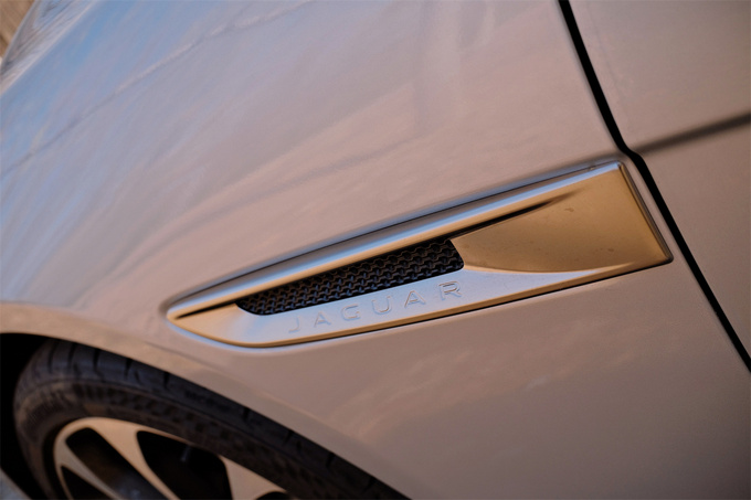 2018款捷豹xel2.0t200p精英版,捷豹xel21测评