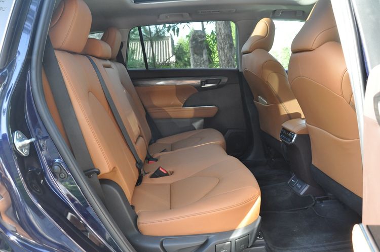 全新2.0t的丰田汉兰达动力怎么样,丰田汉兰达2022两驱尊贵版试驾