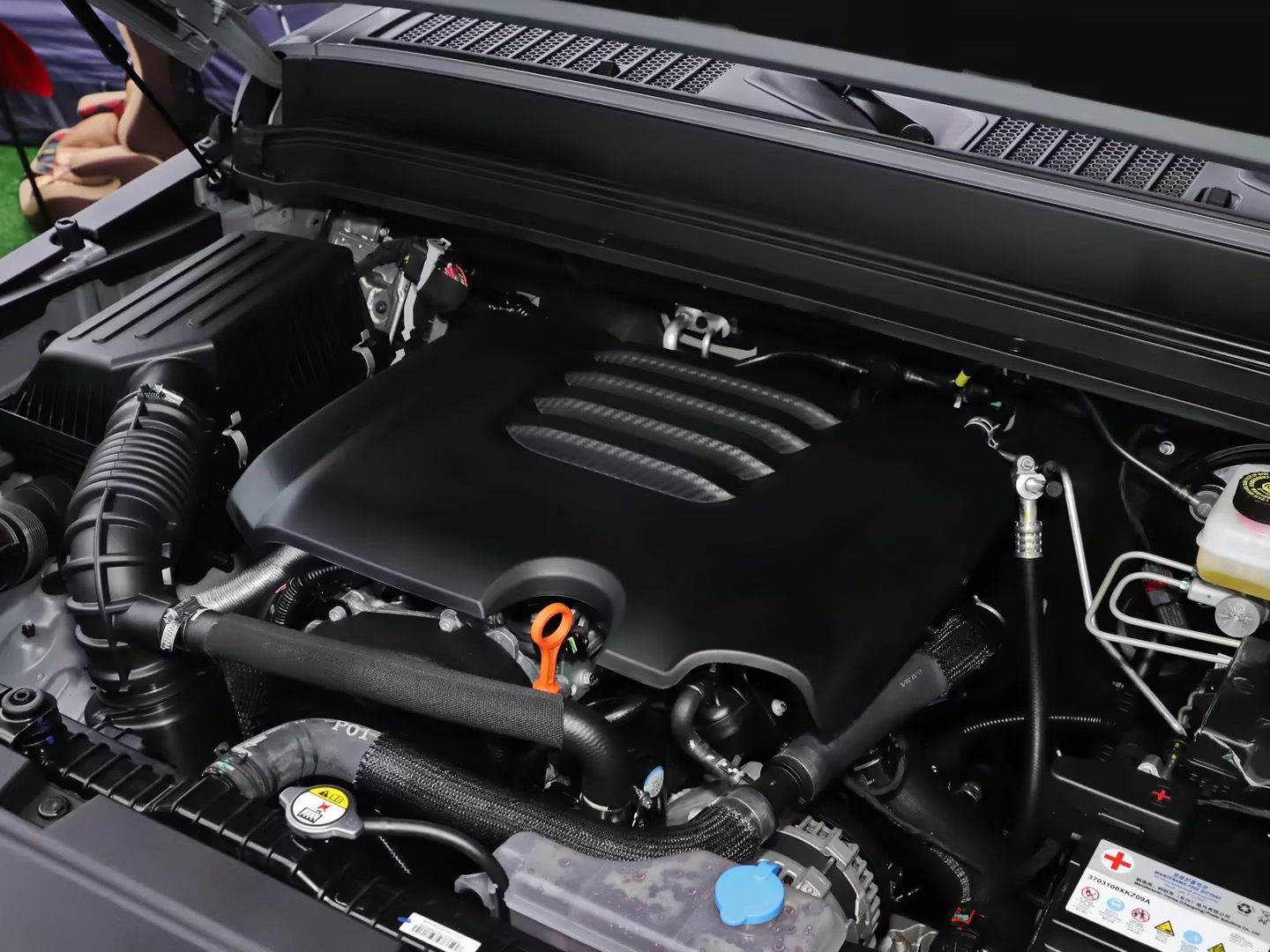 标配四驱2.0t发动机9速变速箱,2.0t四驱版20万左右