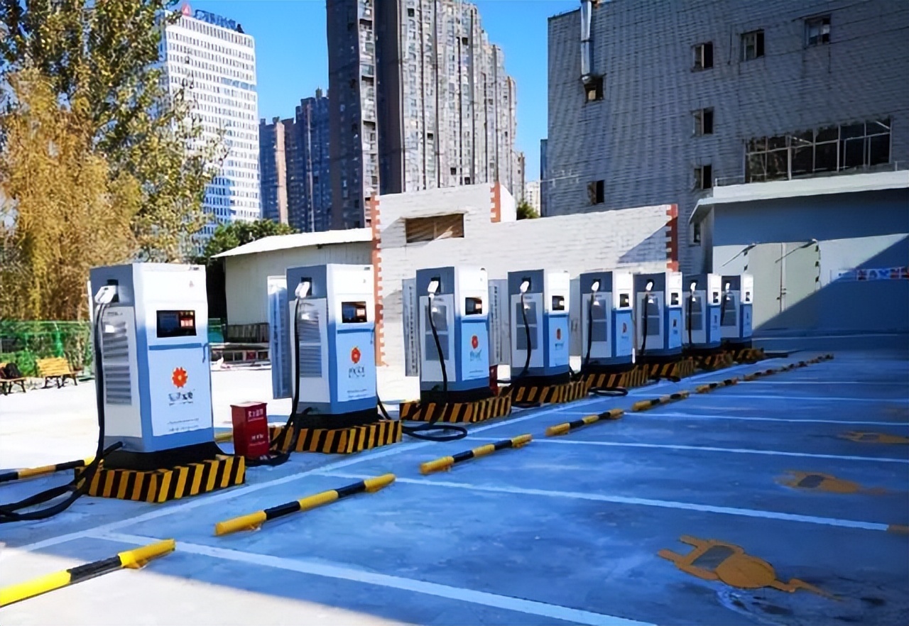 插混和增程纯电哪个省钱,不充电选增程还是插混