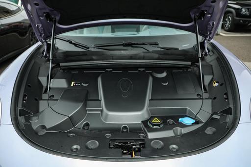 欧拉闪电猫和保时捷帕拉梅拉,欧拉新能源电动汽车闪电猫