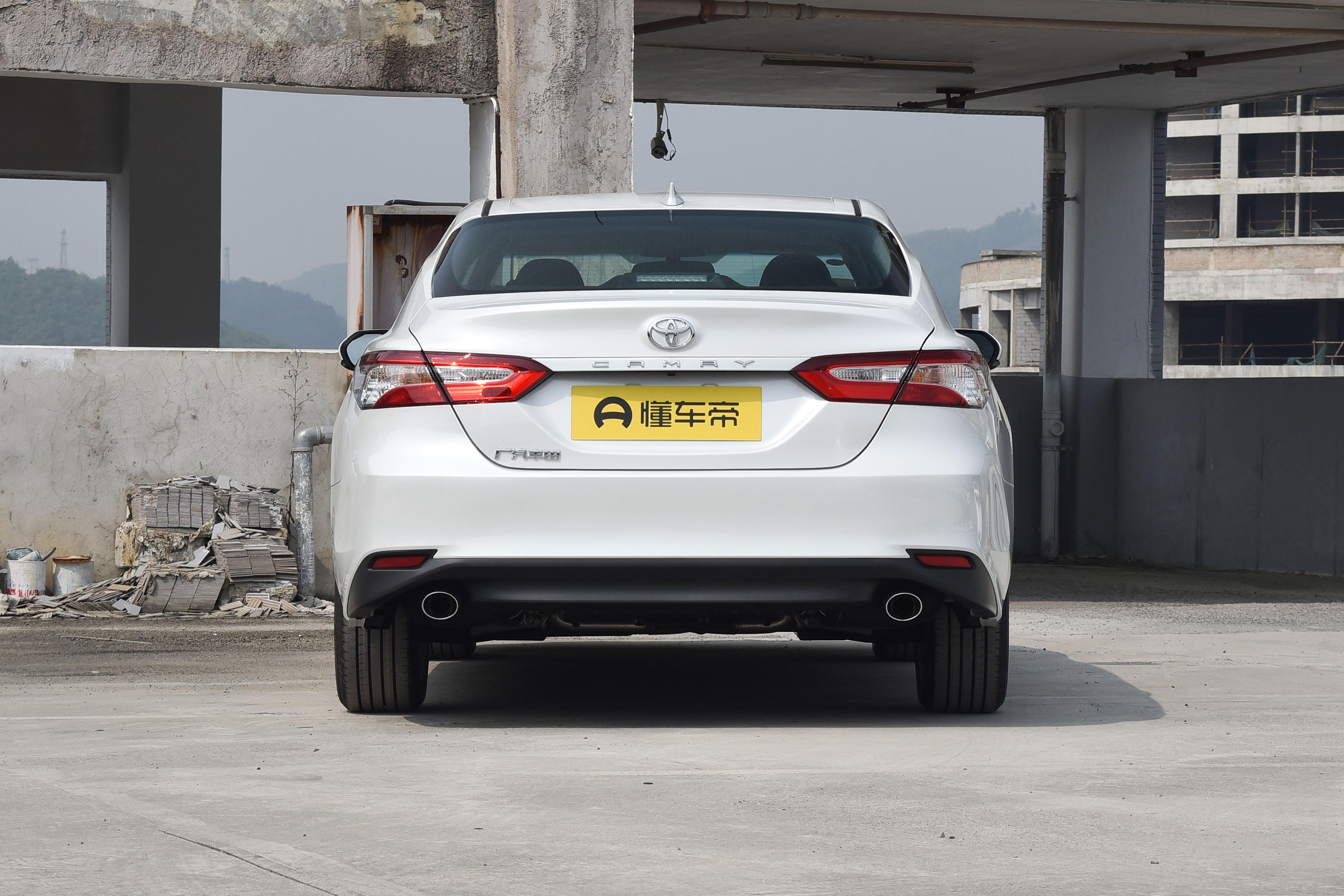 18万2022款丰田凯美瑞2.0落地贵吗,丰田凯美瑞20万裸车