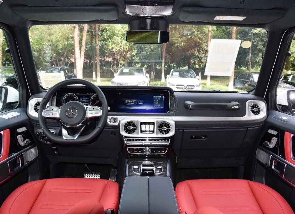 189.9万只是裸车价，落地还要加价，奔驰G500没200多万拿不下