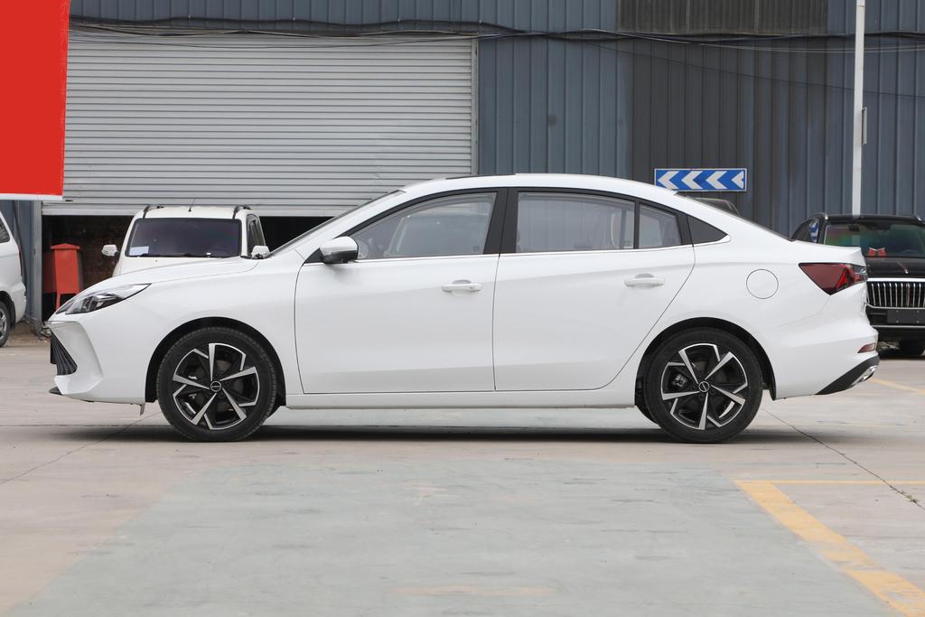 我的荣威i5油耗9.2怎么回事,荣威i5与艾瑞泽5pro哪个油耗低