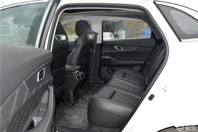 长安uni-k混动车黑色15万,长安uni-k四驱低配越野性能测试