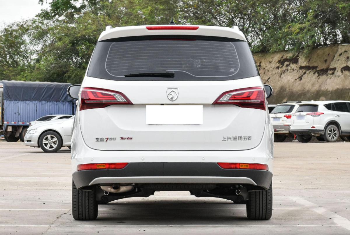 官方指导价11.08万平均油耗,宝骏730最新款消息