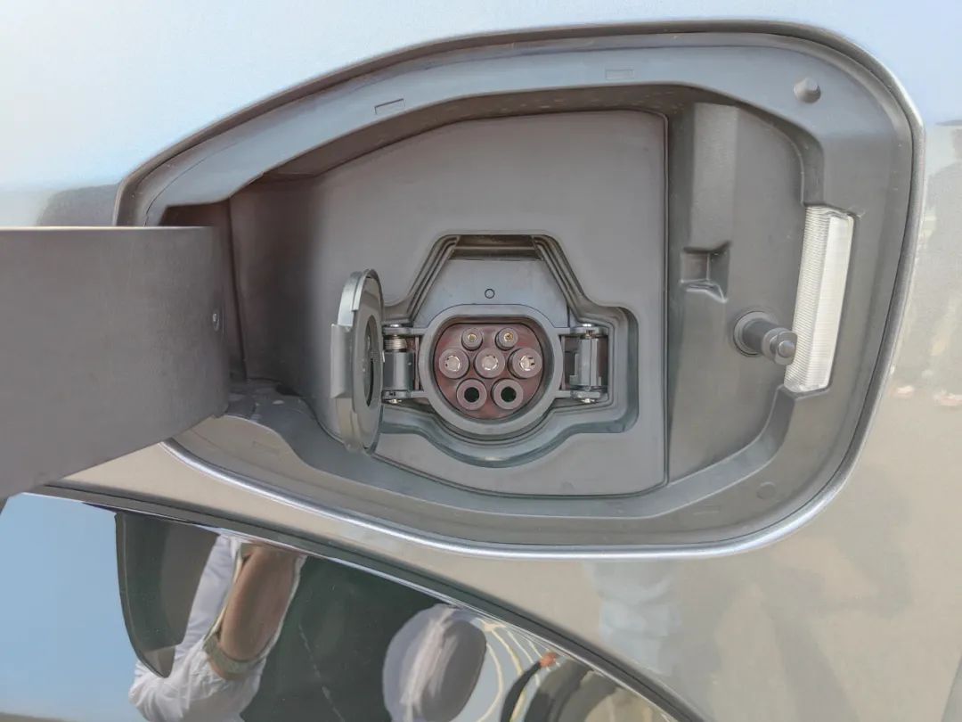 日产纯电suvariya全球首秀,东风日产ariya空间