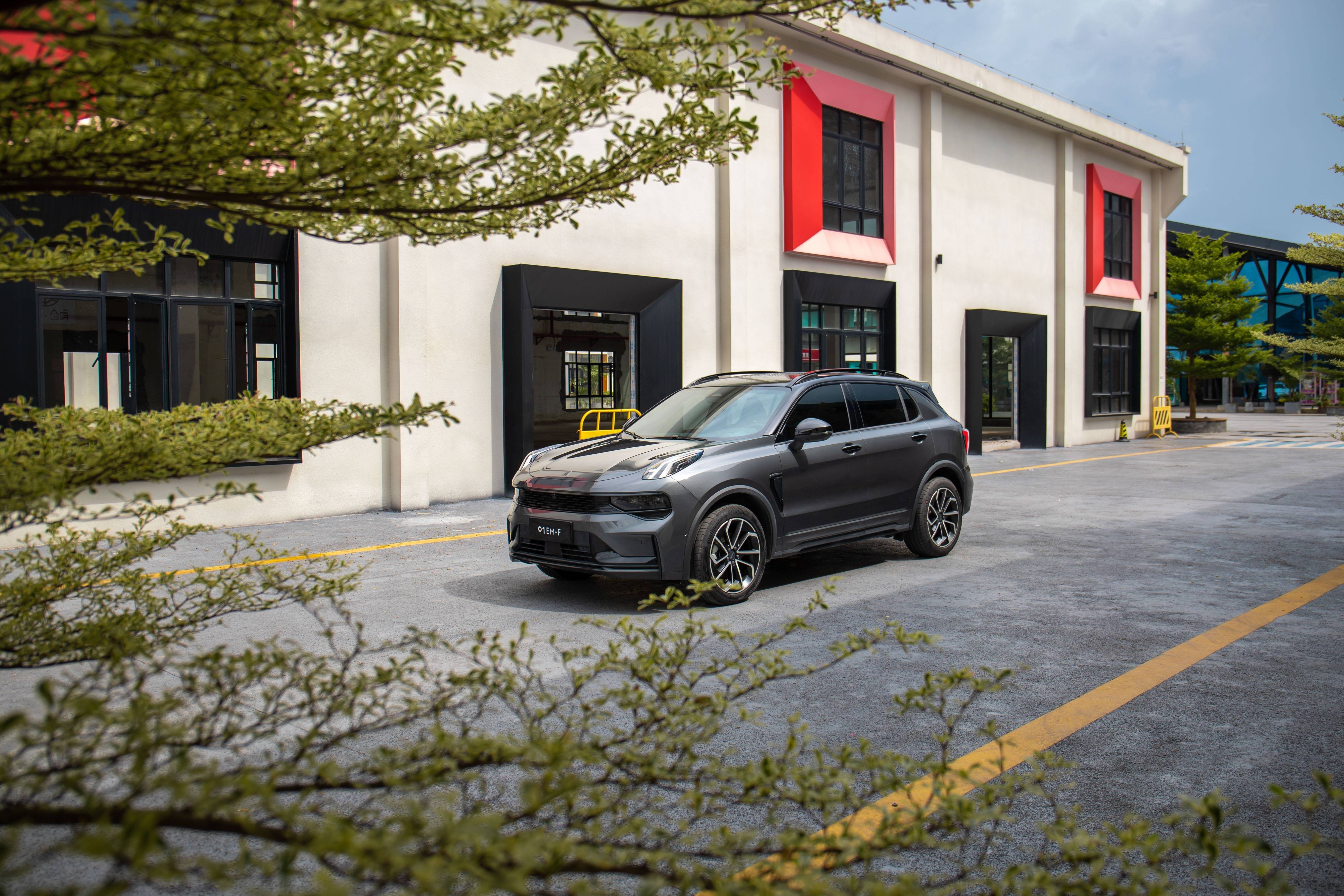 纯电动汽车和混动汽车比较,电动汽车是纯电的好还是混动的好