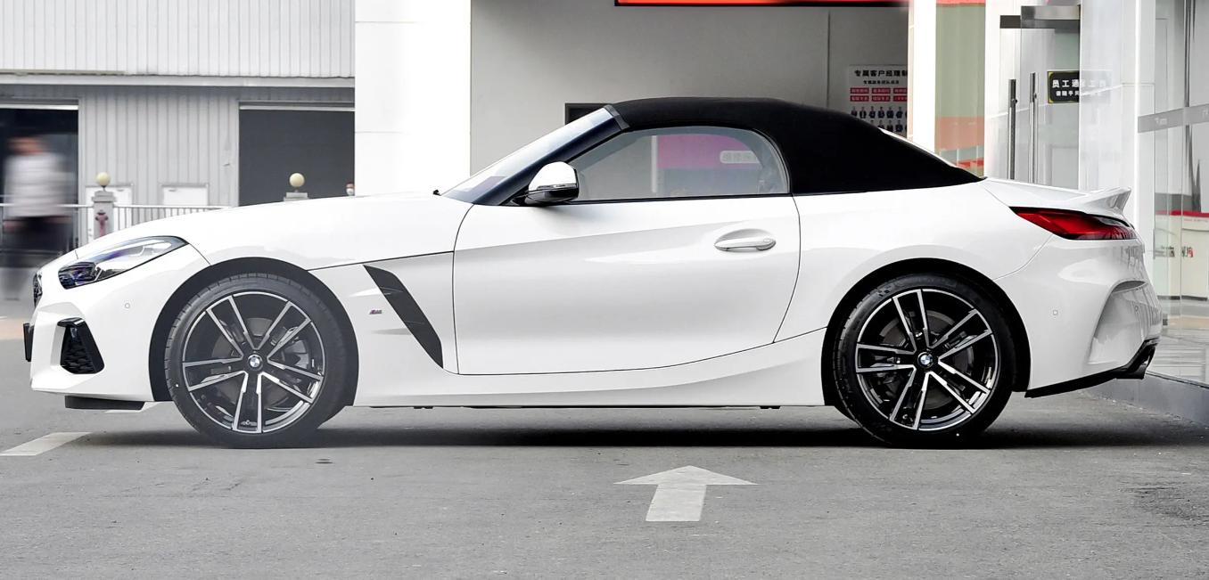 新款宝马z4有硬顶版车型吗,10万的双门四座宝马z4硬顶敞篷版