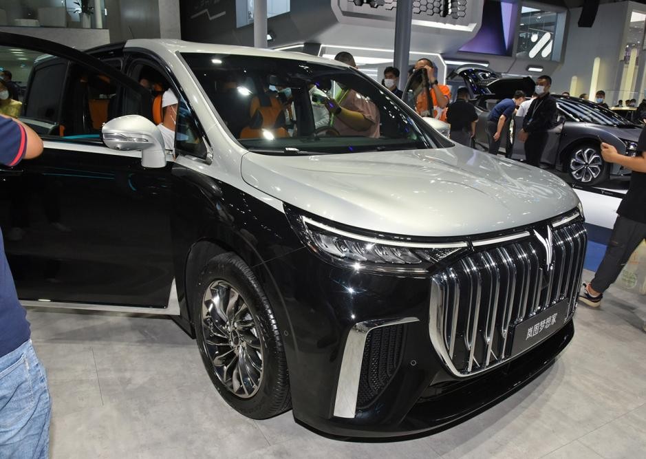 岚图梦想家与丰田埃尔法碰撞测试,梦想家舒适对比埃尔法