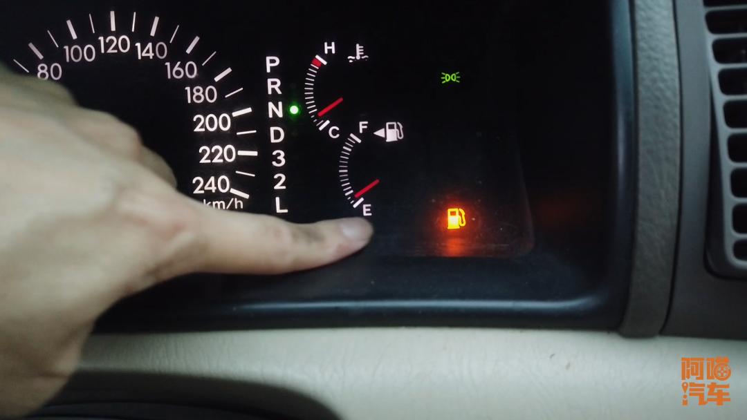 快到加油站车没油了应急处理方法,离开加油站