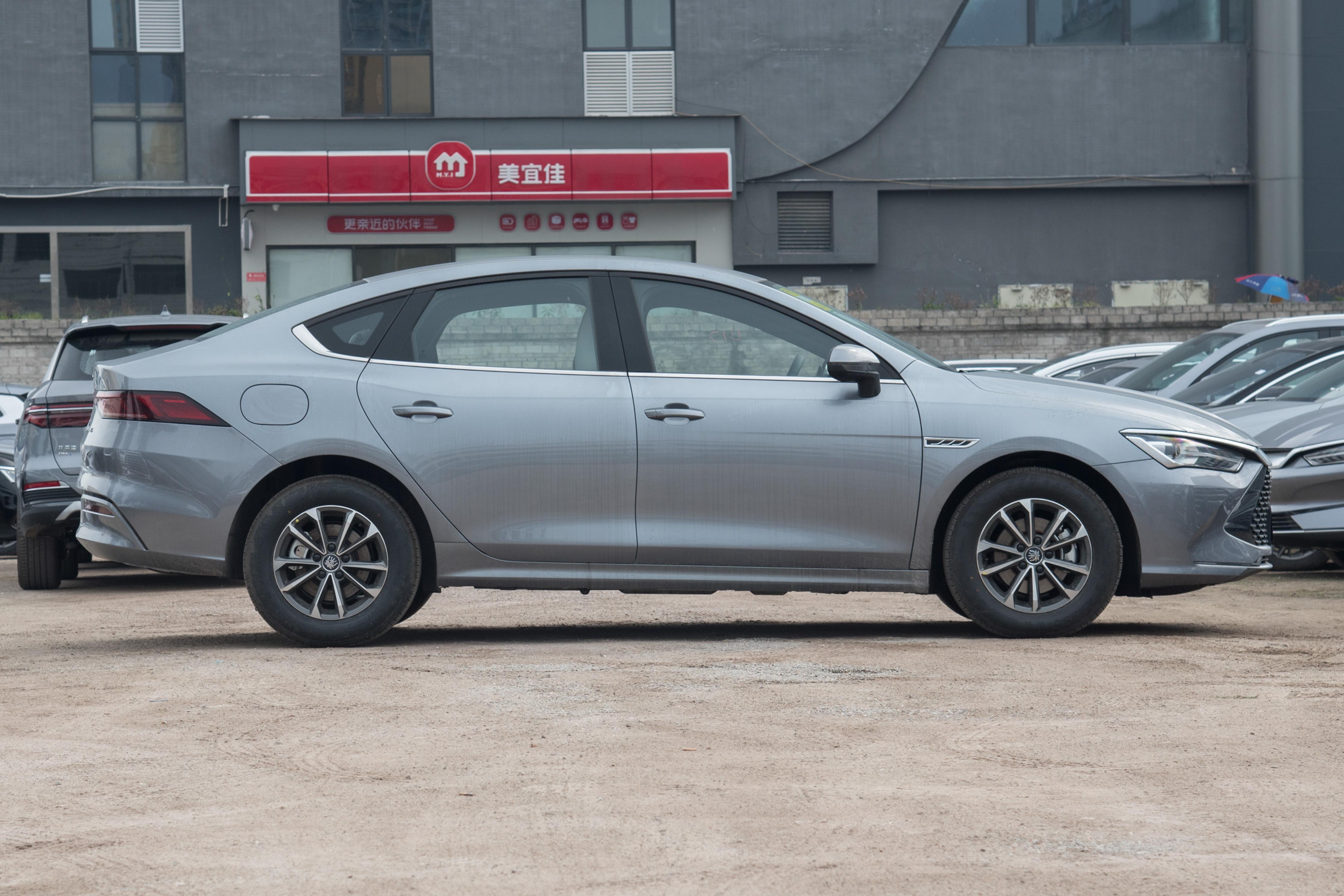 穷人咱就买这四款车开不坏还省油,推荐这9款车型家用代步省心省油