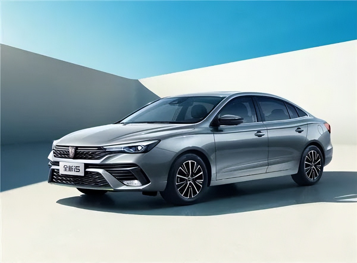 10-15万落地这3台家轿是首选,省油性价比高10万左右的家用轿车