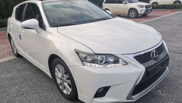 14款雷克萨斯ct200h二手,十几万买台15款雷克萨斯es200