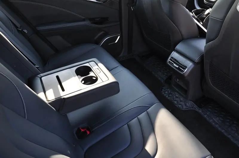 合众哪吒u落地价多少,合众哪吒u新能源汽车落地价