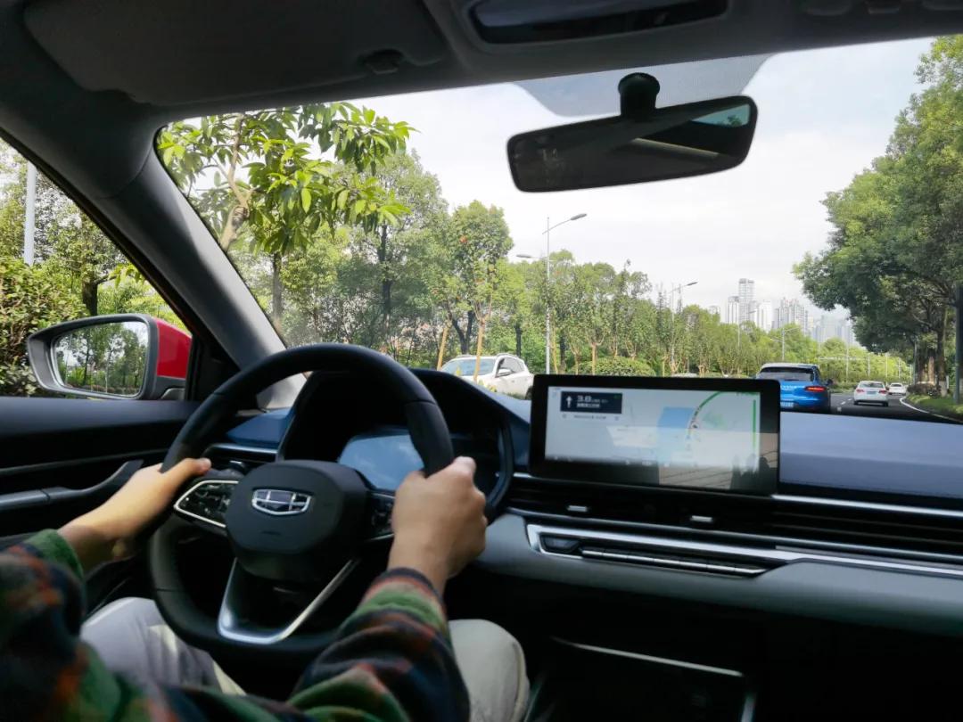 吉利帝豪4代动力测评,试驾吉利帝豪4代动力够用吗