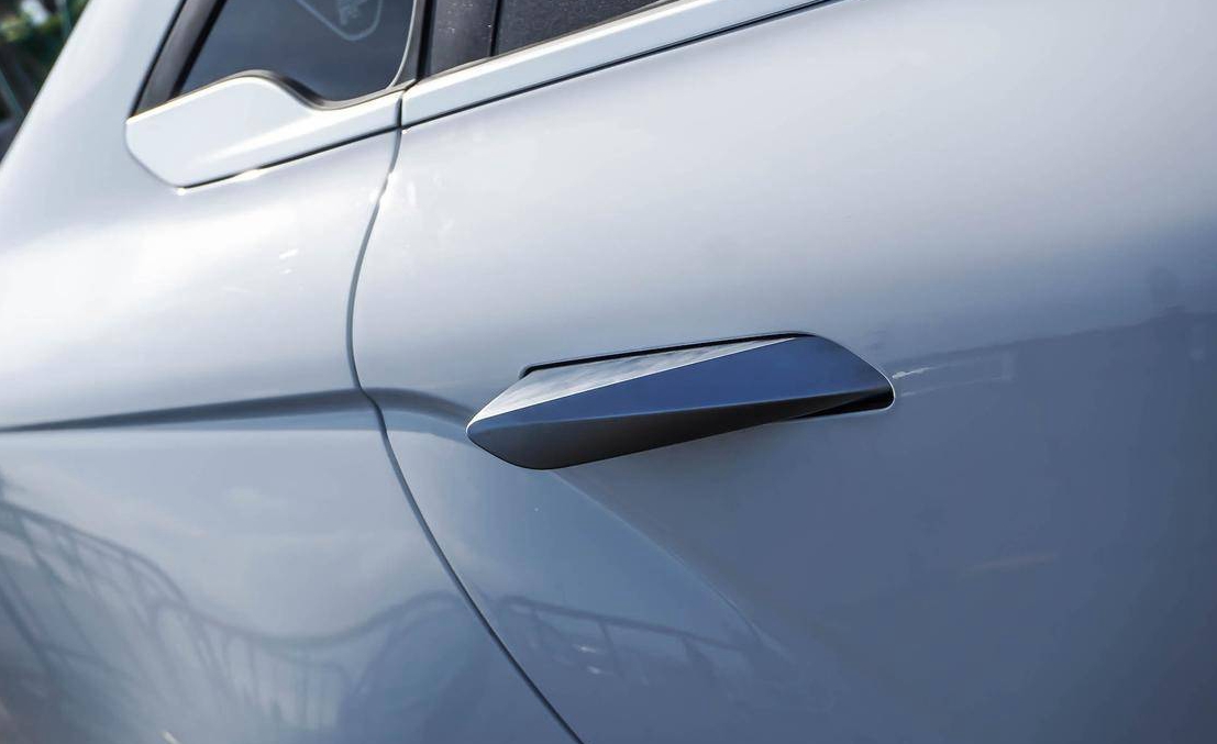 为什么汽车大厂不用隐藏式门把手,汽车鸡肋配置隐藏式门把手