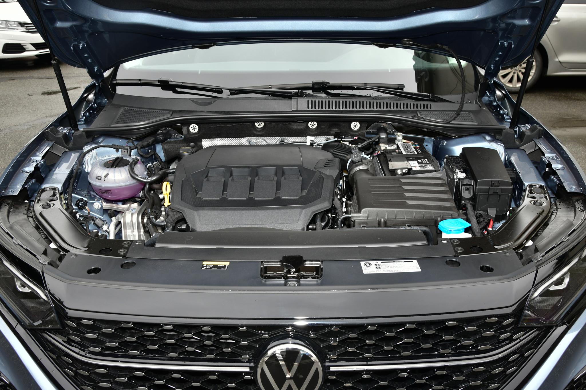 2022款*萨特帕**，长4948毫米，配2.0T发动机，提速感清晰