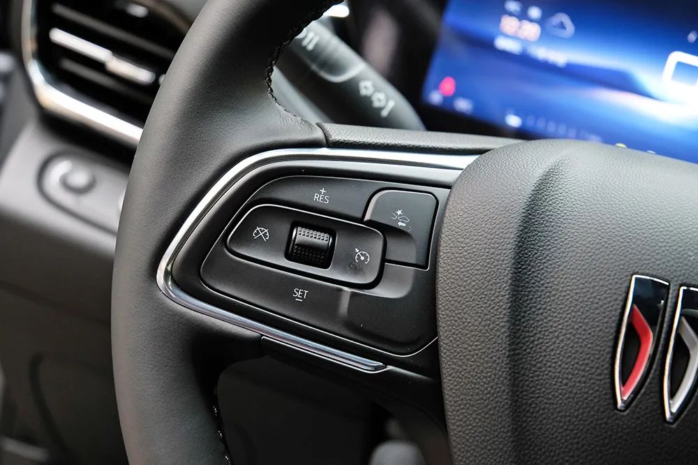 别克昂扬2023款落地价,别克昂扬和星迈罗选哪个好