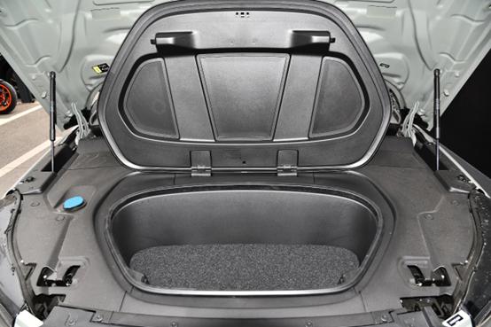 沃尔沃c40recharge,沃尔沃c40长续航版pro