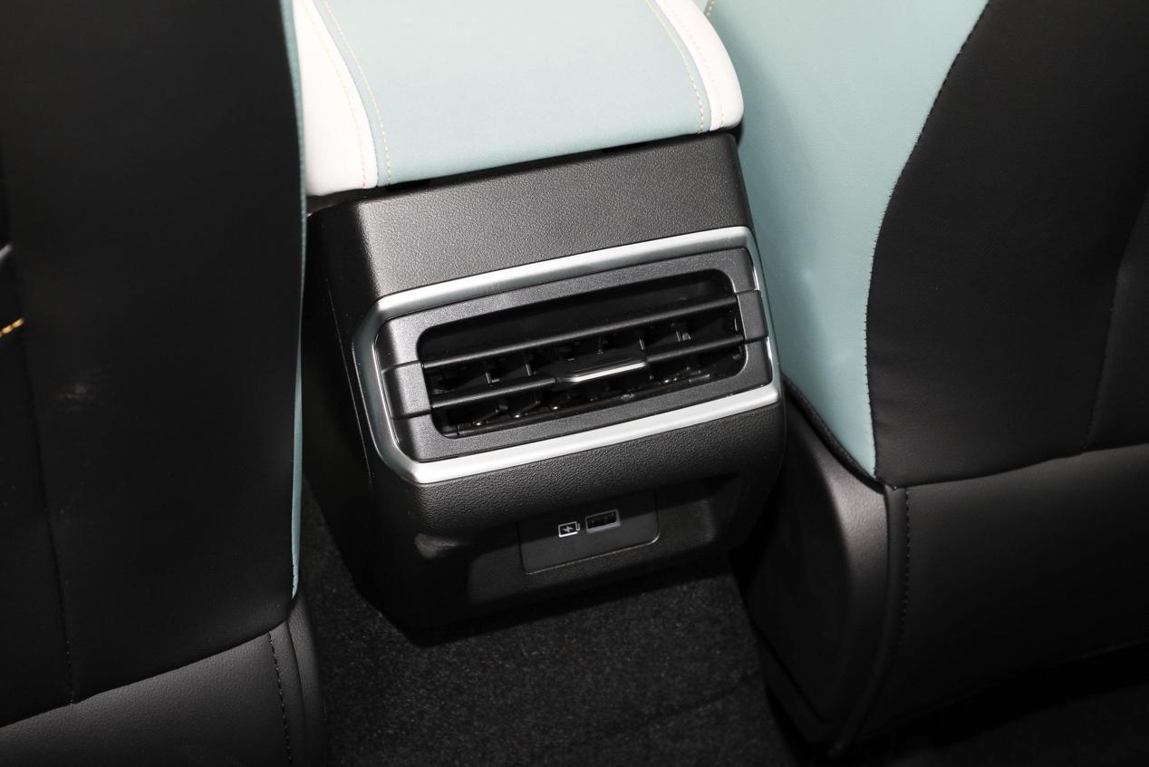 帝豪l雷神插混版上市,新吉利帝豪雷神l混动配置讲解