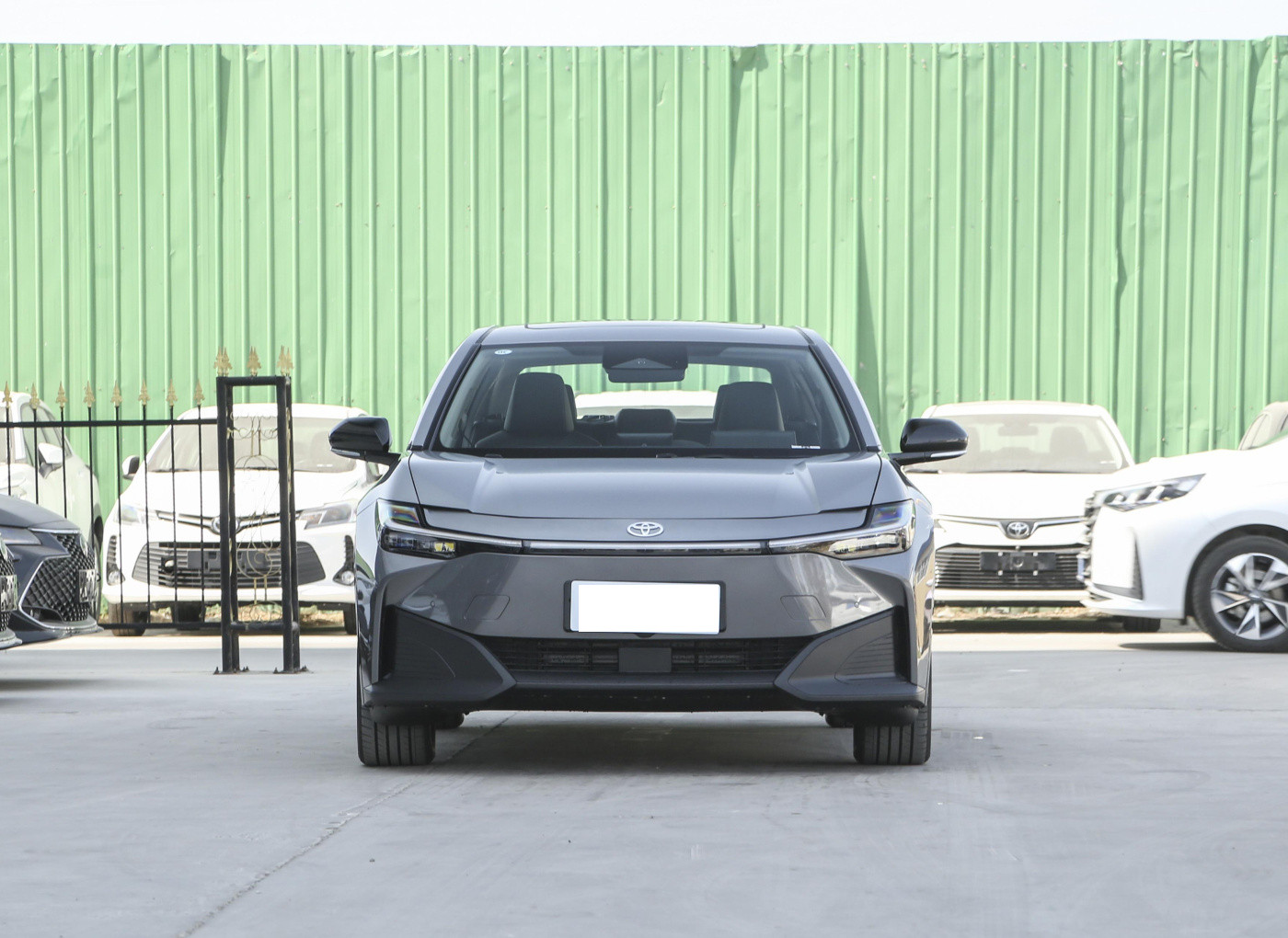 一汽丰田首款中型纯电轿车bz3,一汽丰田bZ3将公布售价