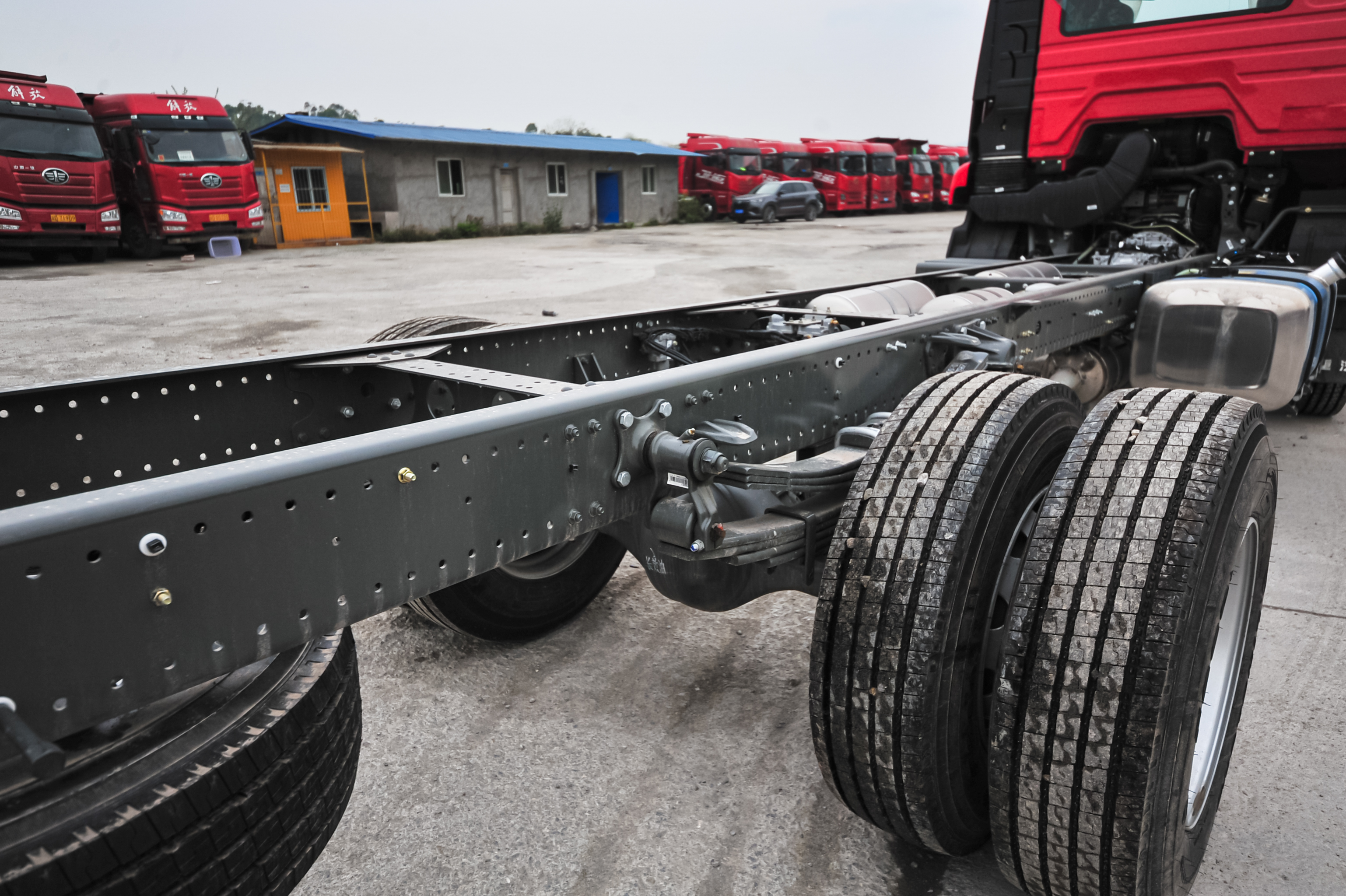 豪沃6.8米4缸220马力车型试驾视频,豪沃156马力多大