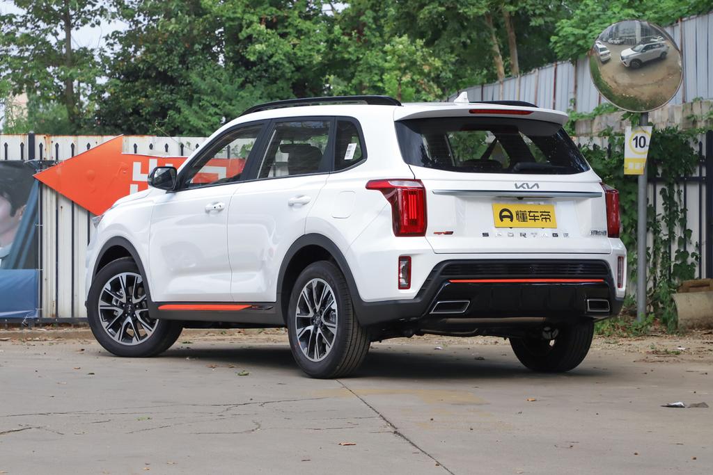 起亚新智跑试驾视频胖哥,轻越野车型推荐