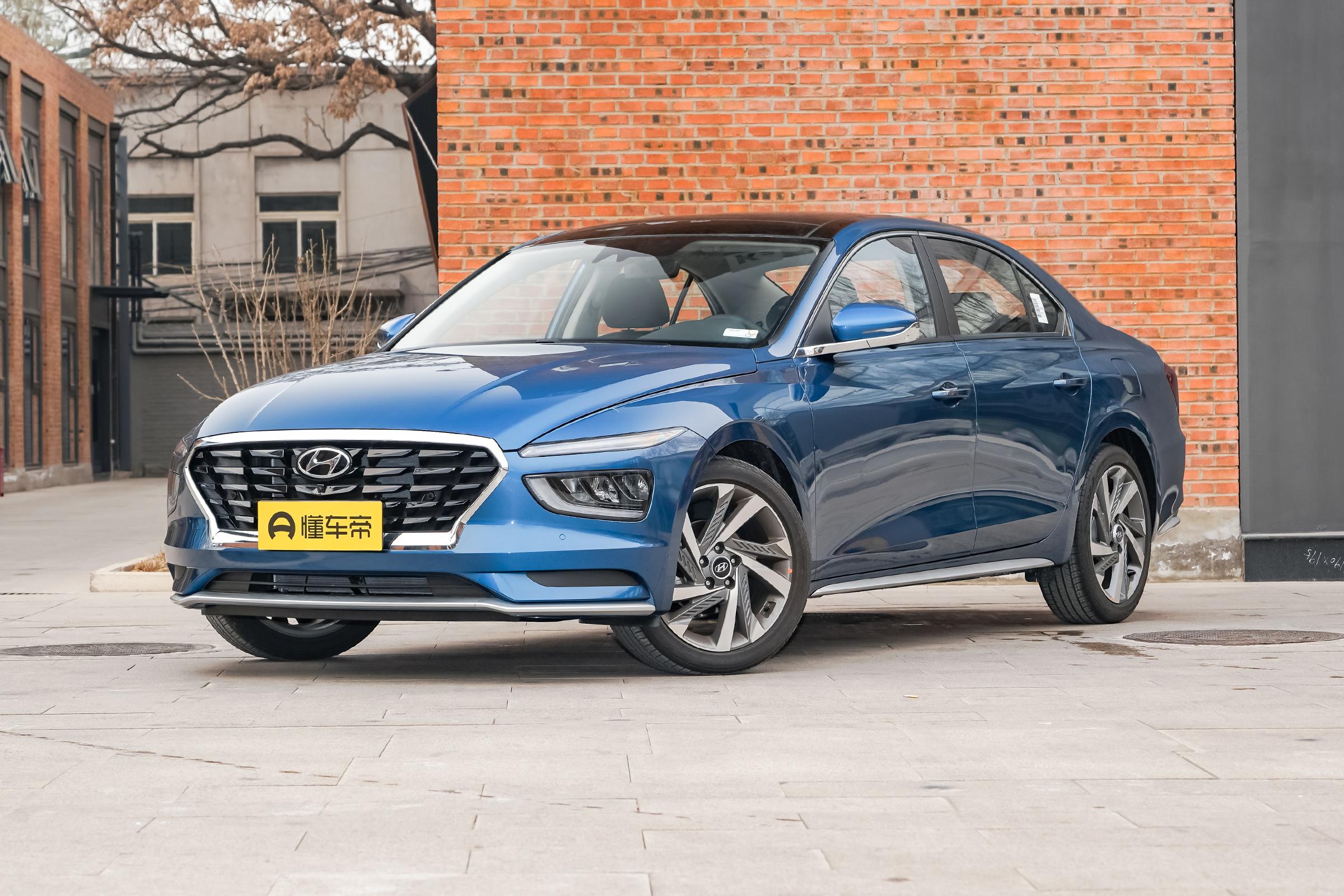 现代稳不住了！降价换量！油耗5.3L，还是B级车，带你看现代名图