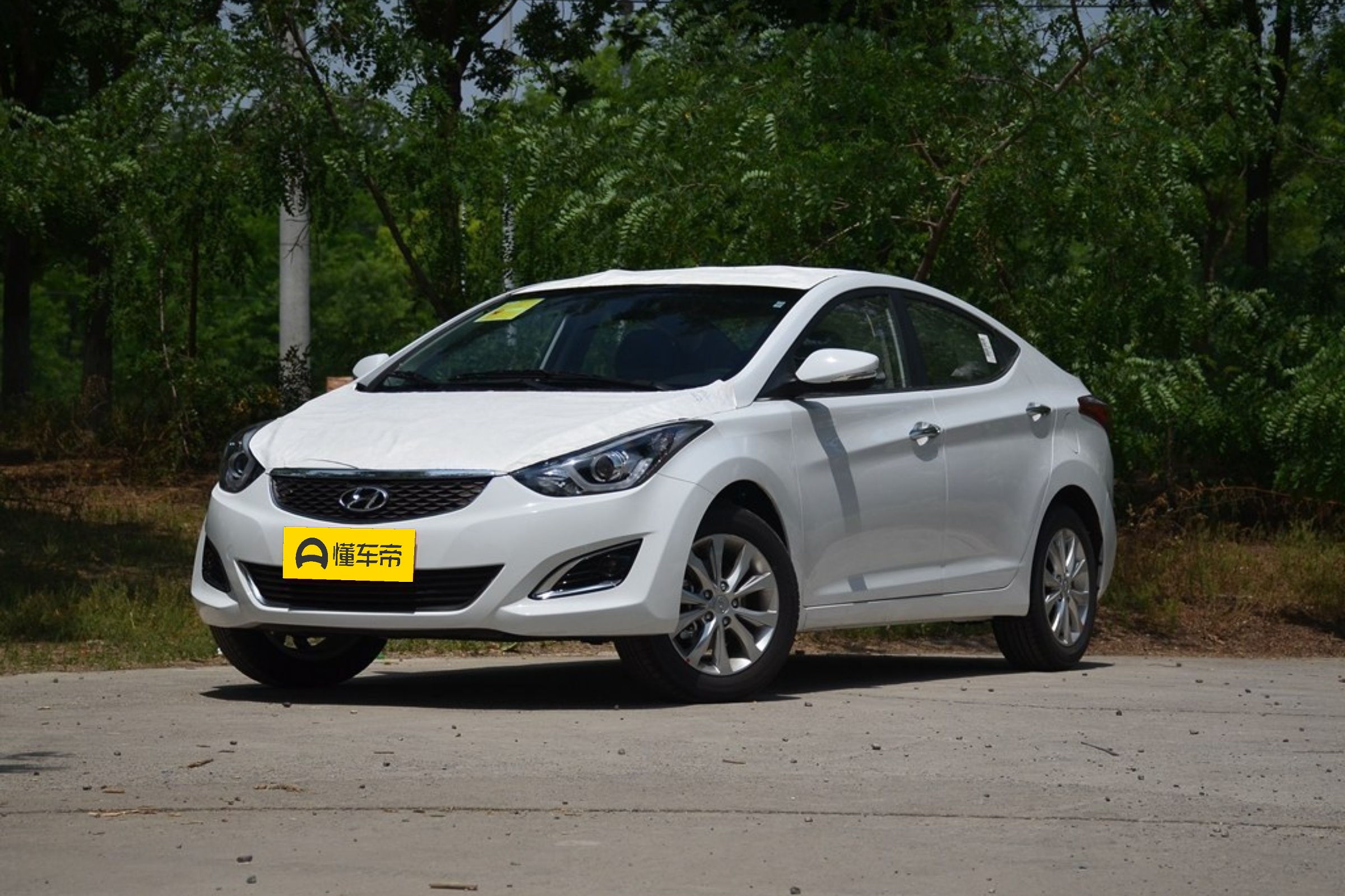 朗动与朗逸哪个好,15款朗动和15款朗逸哪个值得购买