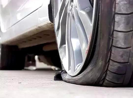 车主需要给爱车配什么工具,车上不要装乱七八糟的行车记录仪